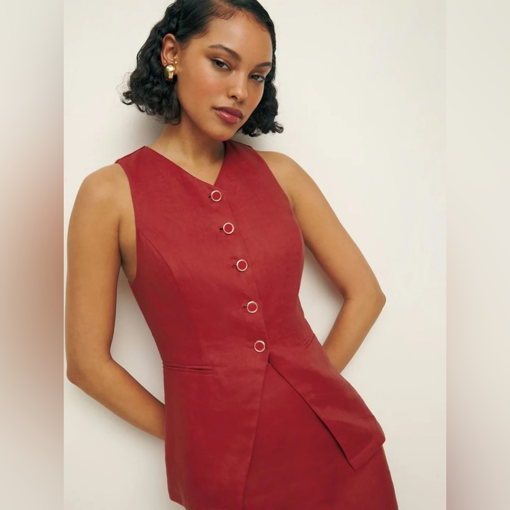 Reformation Linen Sleeveless Buttoned Vest